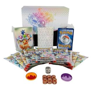 Elite Trainer Box med boosterpaket, sleeves, tärningar och markörer